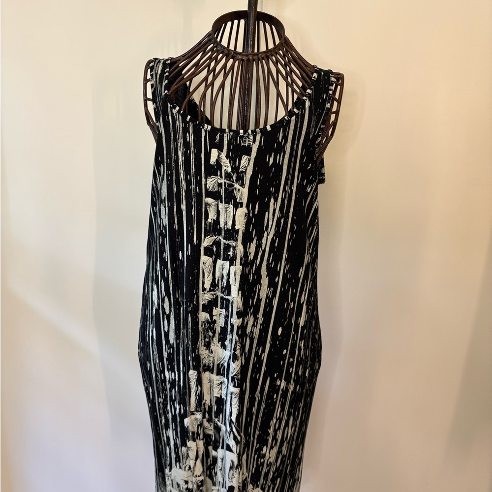 Isabel de Pedro Black and White Patterned Midi Dress